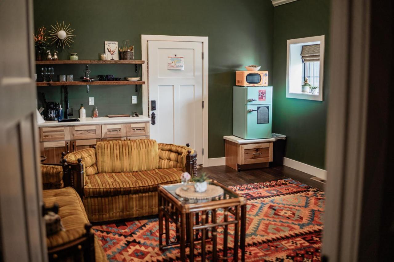 Perryville The Atrium - A Boutique Hotel - Suite 15 מראה חיצוני תמונה
